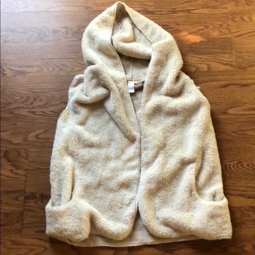 Equivalent furry vest